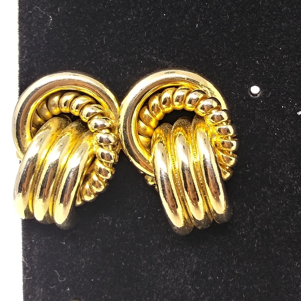 7 Piece Vintage Gold/Black Tone Jewelry Set - Picture 5 of 7